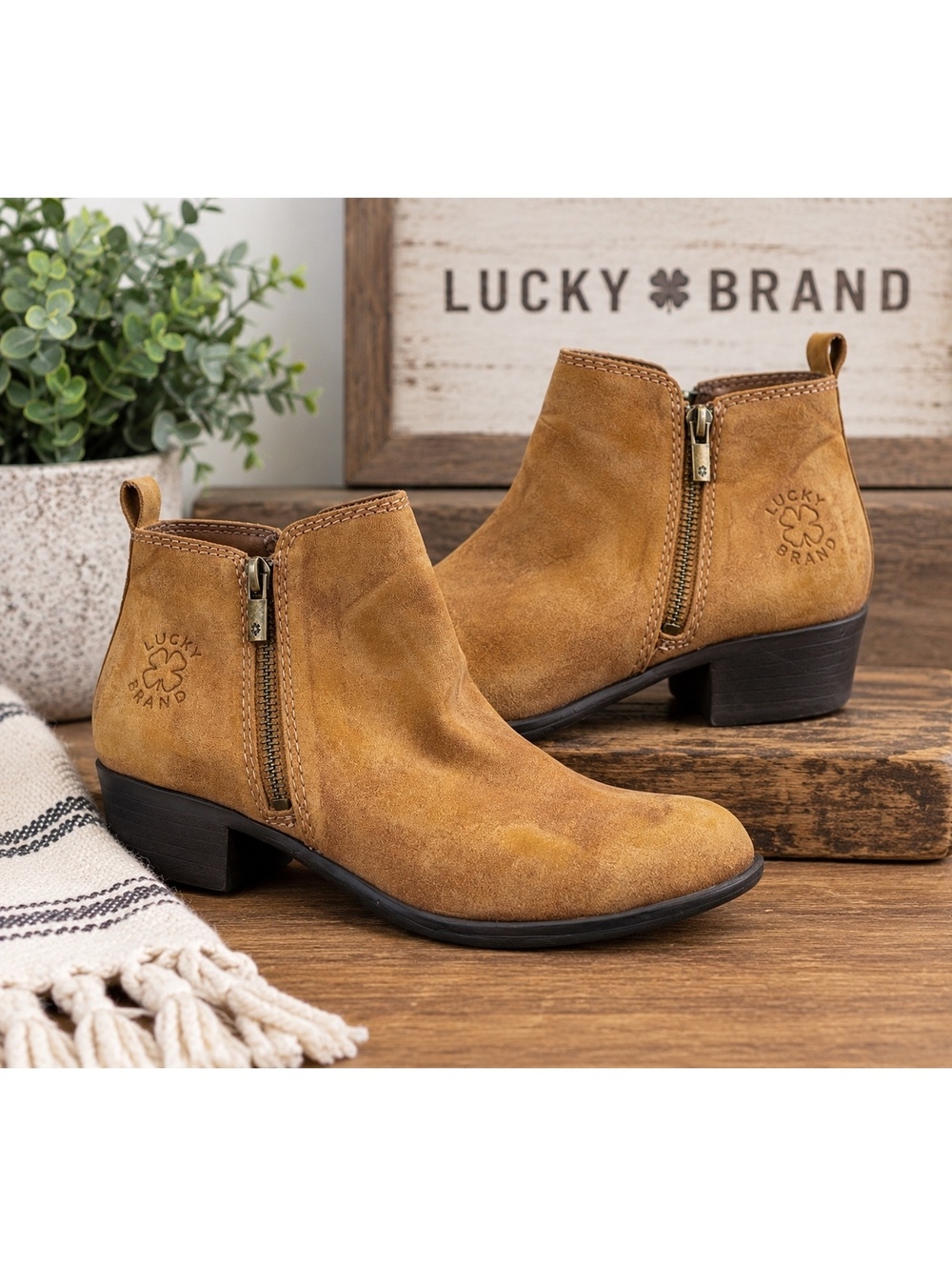 Lucky Brand Women’s Brown Suede Ankle Boots Size 3M Side Zip Western Booties